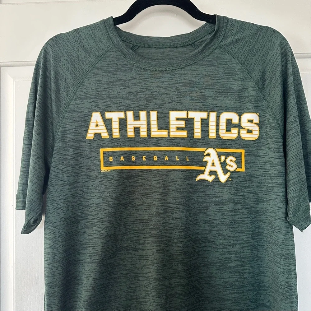 MLB Oakland A’s Athletic T-Shirt Men’s M |  Dri-Fit Style Workout Top - Picture 2 of 5